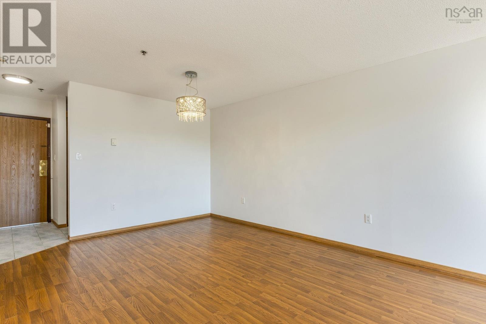 Property 6 of 30 of 219 3700 John Parr