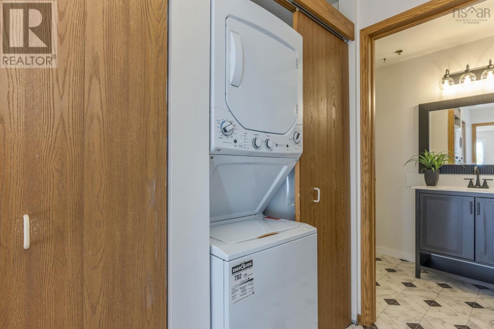 Property 19 of 30 of 219 3700 John Parr