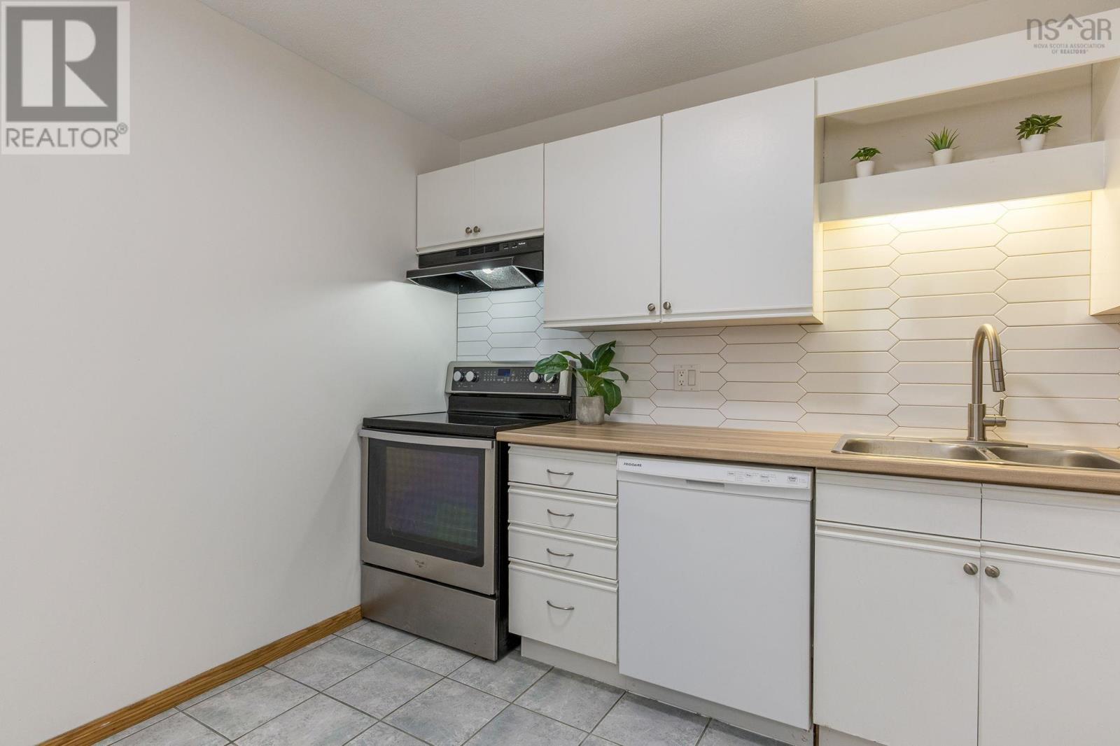 Property 8 of 30 of 219 3700 John Parr