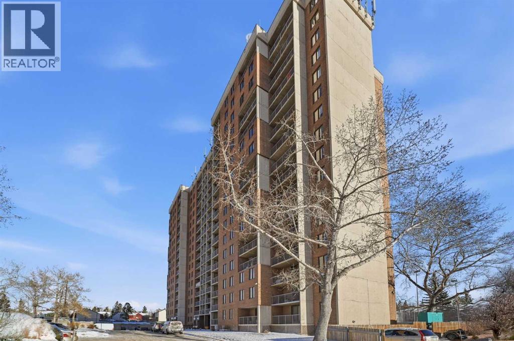 Single Family House for Sale in   Dalton Drive NW Dalhousie Calgary 