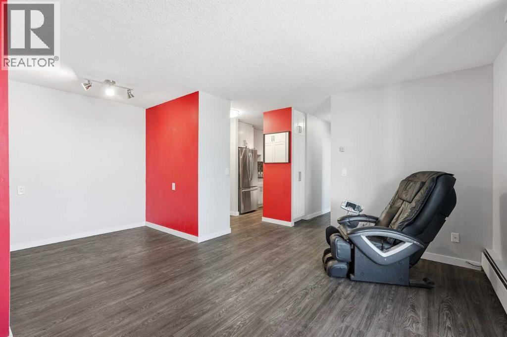 Single Family House for Sale in   Dalton Drive NW Dalhousie Calgary 