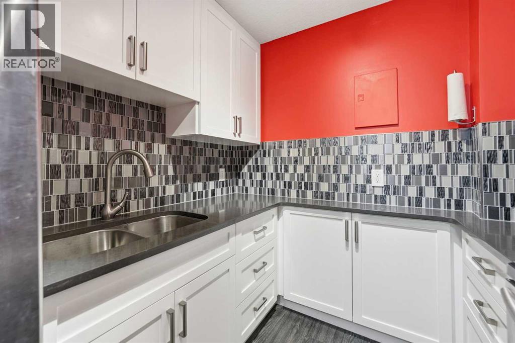 Single Family House for Sale in   Dalton Drive NW Dalhousie Calgary 