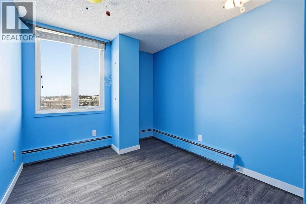 Single Family House for Sale in   Dalton Drive NW Dalhousie Calgary 