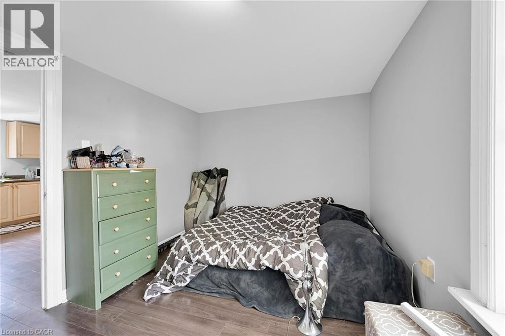 942 UPPER GAGE AVENUE - 19