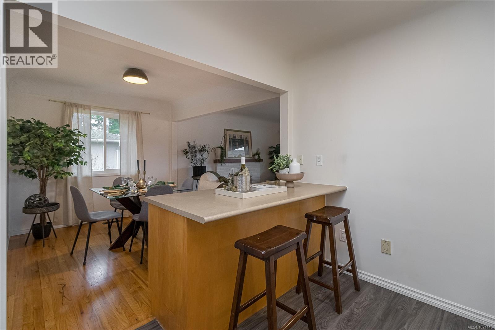  3375 Kingsley Place, Saanich