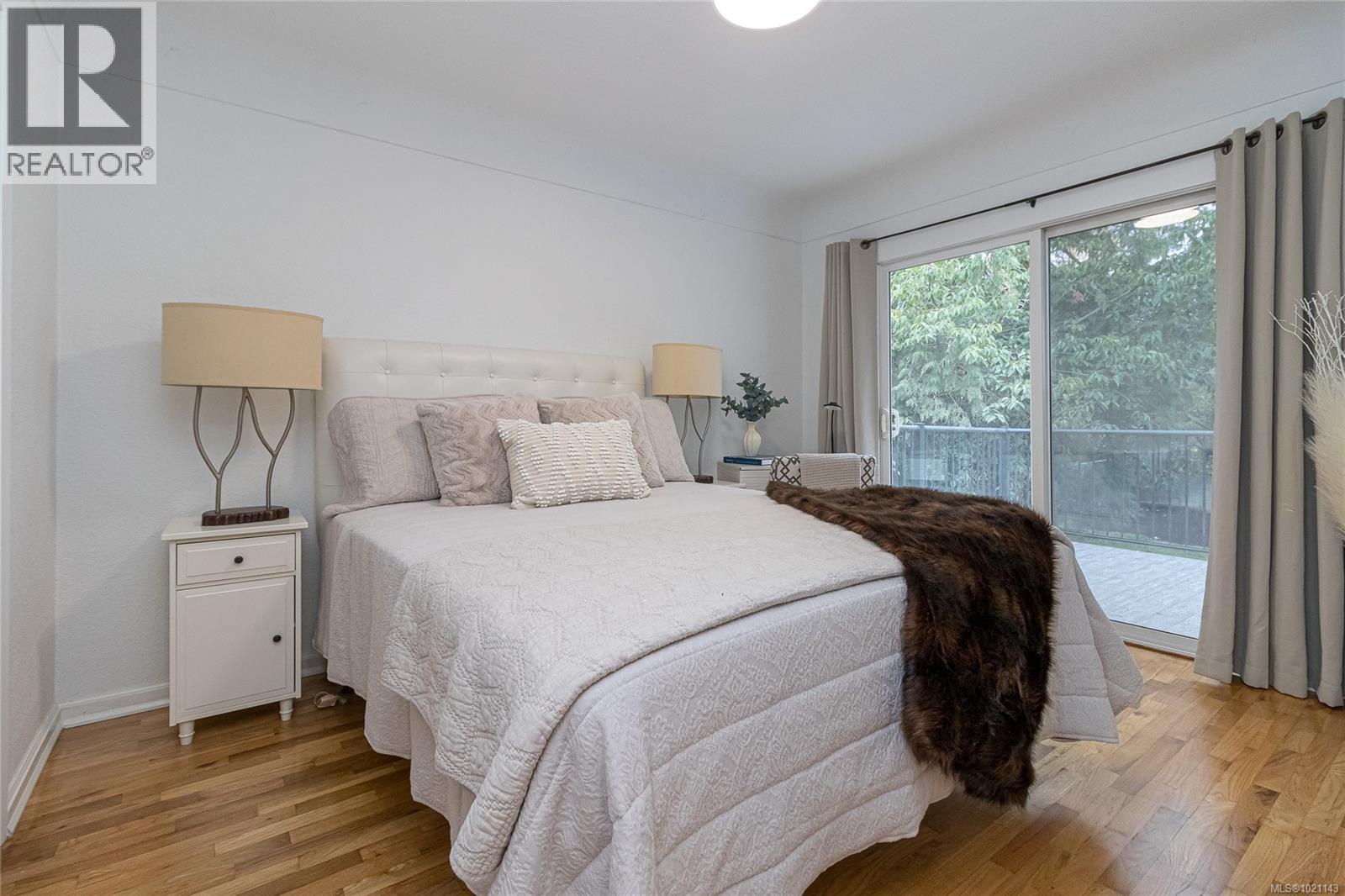  3375 Kingsley Place, Saanich