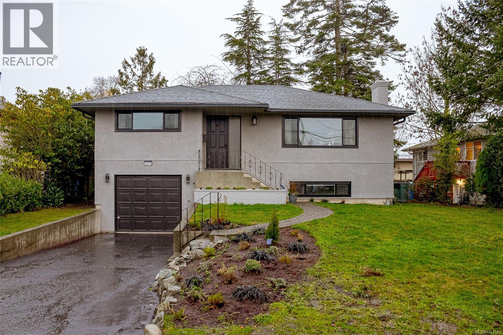  3375 Kingsley Place, Saanich
