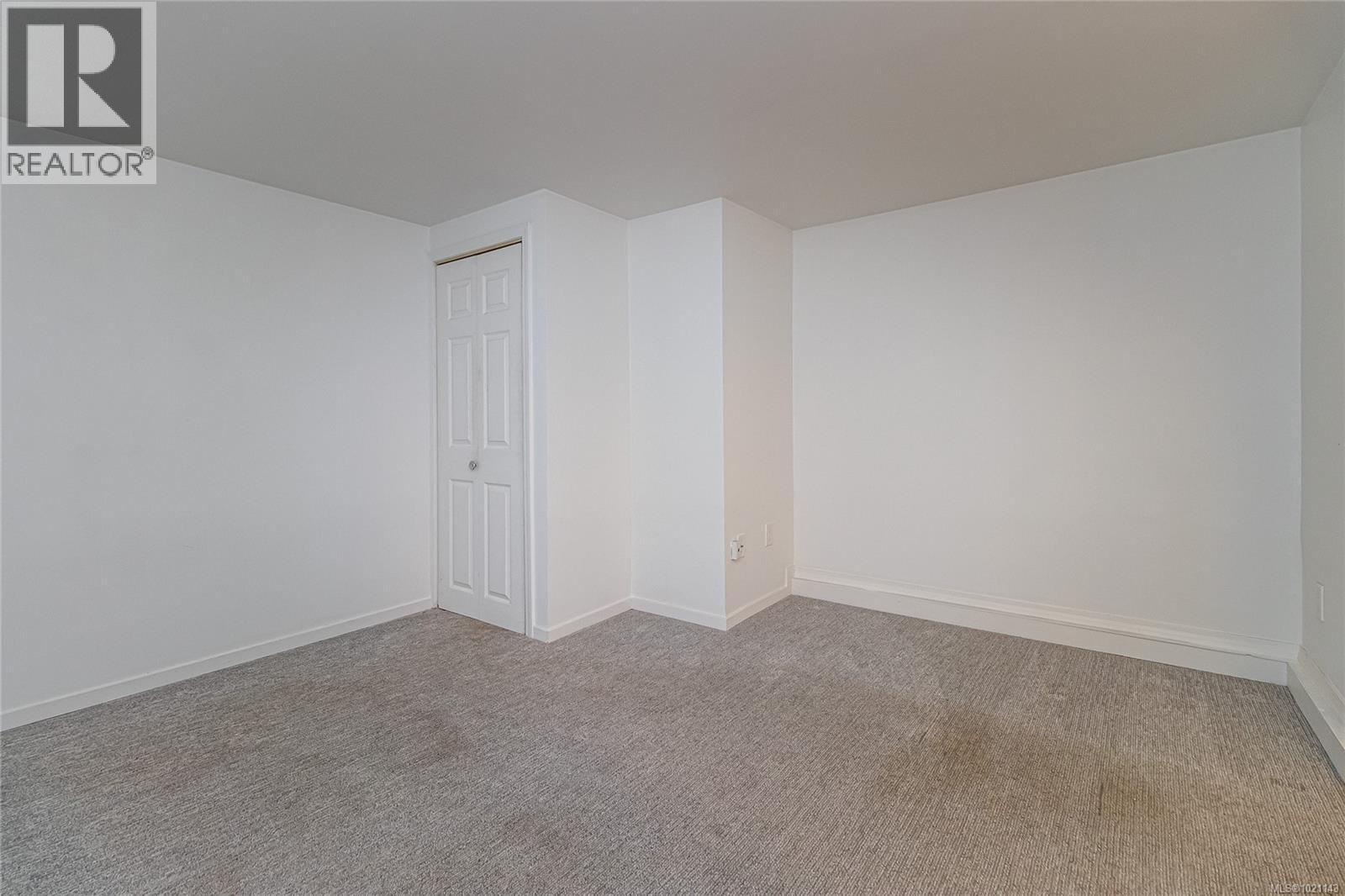  3375 Kingsley Place, Saanich