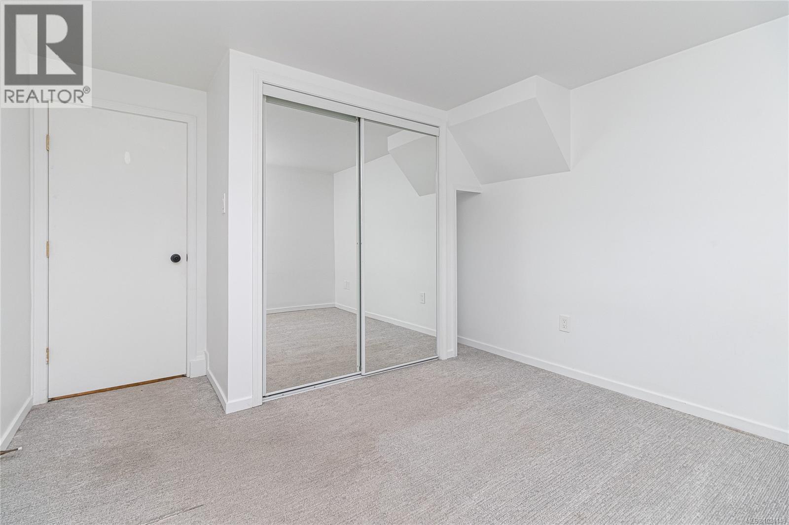  3375 Kingsley Place, Saanich