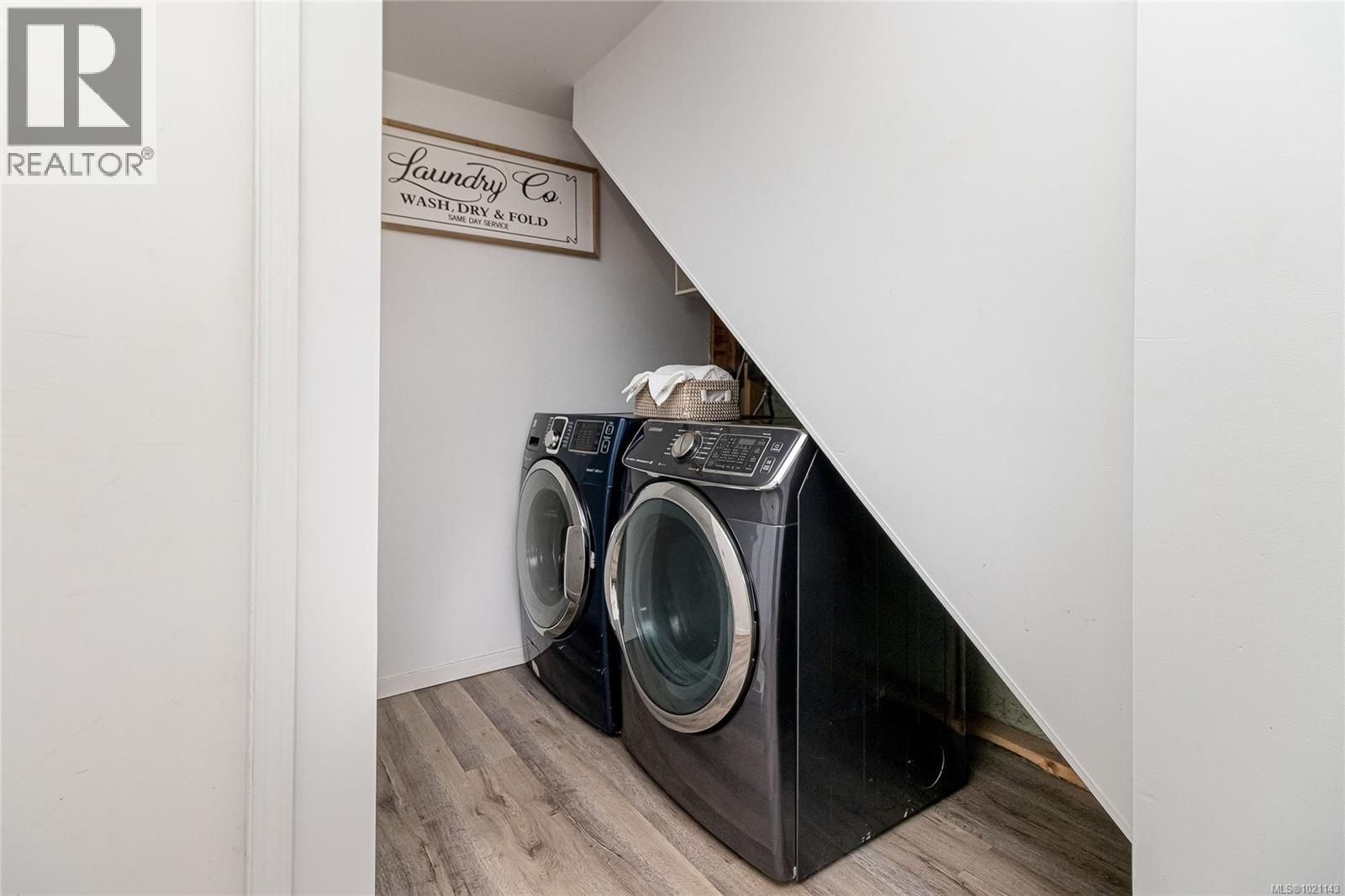  3375 Kingsley Place, Saanich