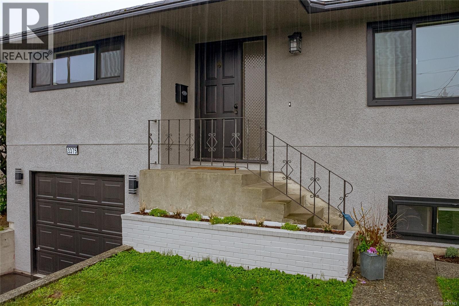  3375 Kingsley Place, Saanich