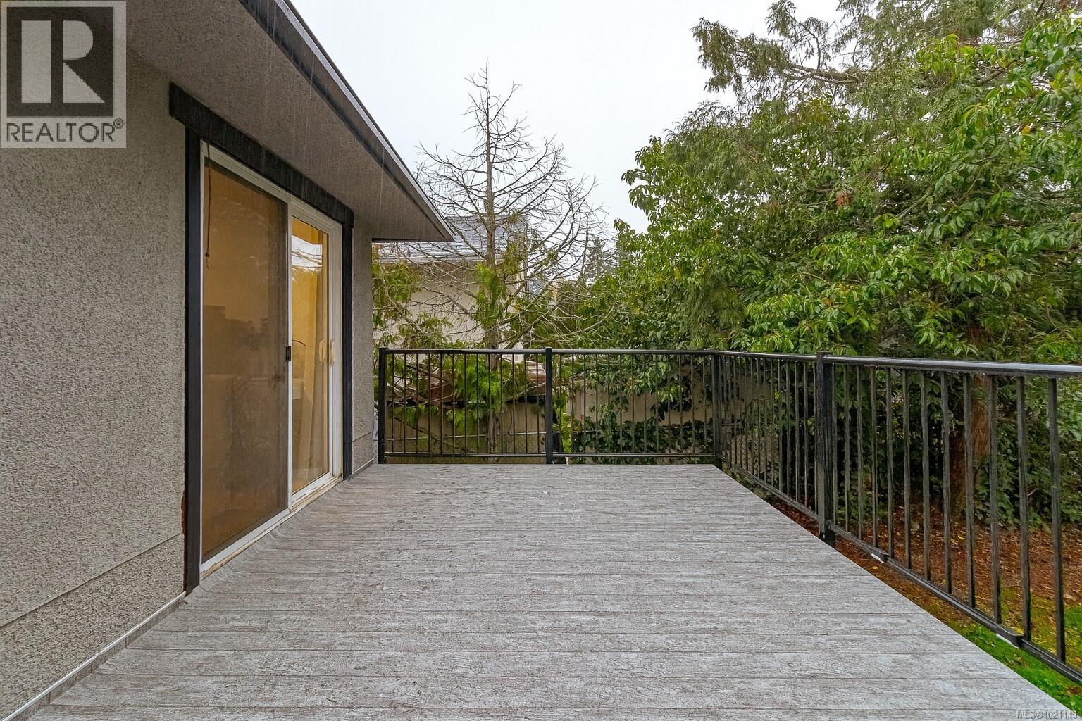  3375 Kingsley Place, Saanich