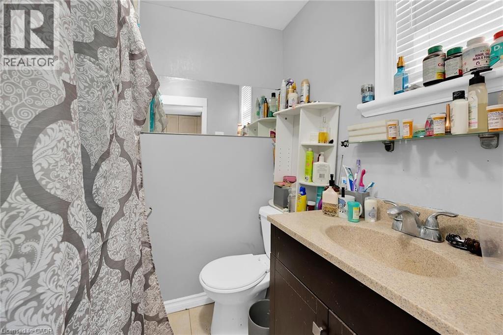 942 UPPER GAGE AVENUE - 22