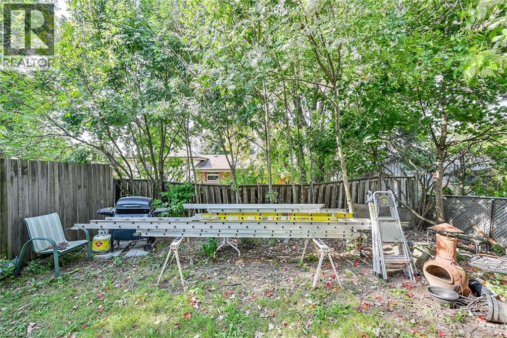 942 UPPER GAGE AVENUE - 40
