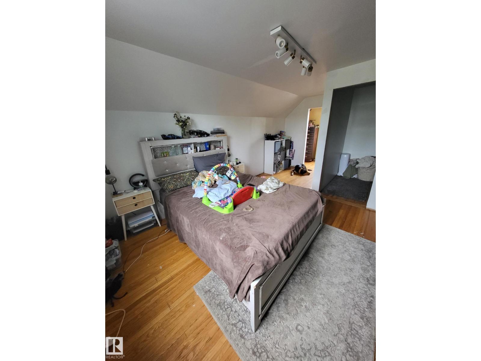 11515 101 ST NW NW, Edmonton