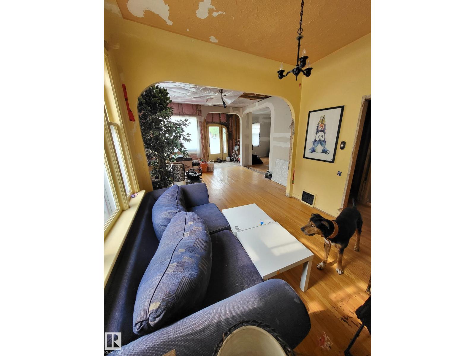 11515 101 ST NW NW, Edmonton