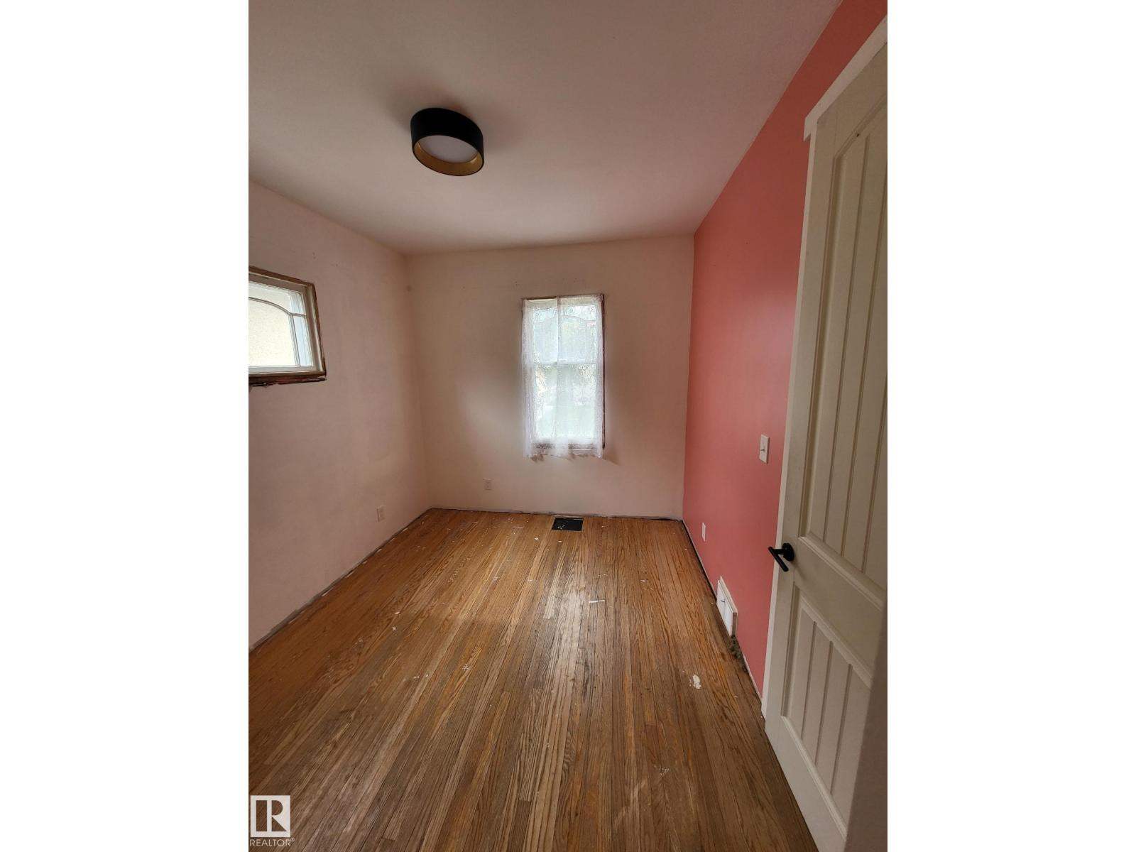 11515 101 ST NW NW, Edmonton