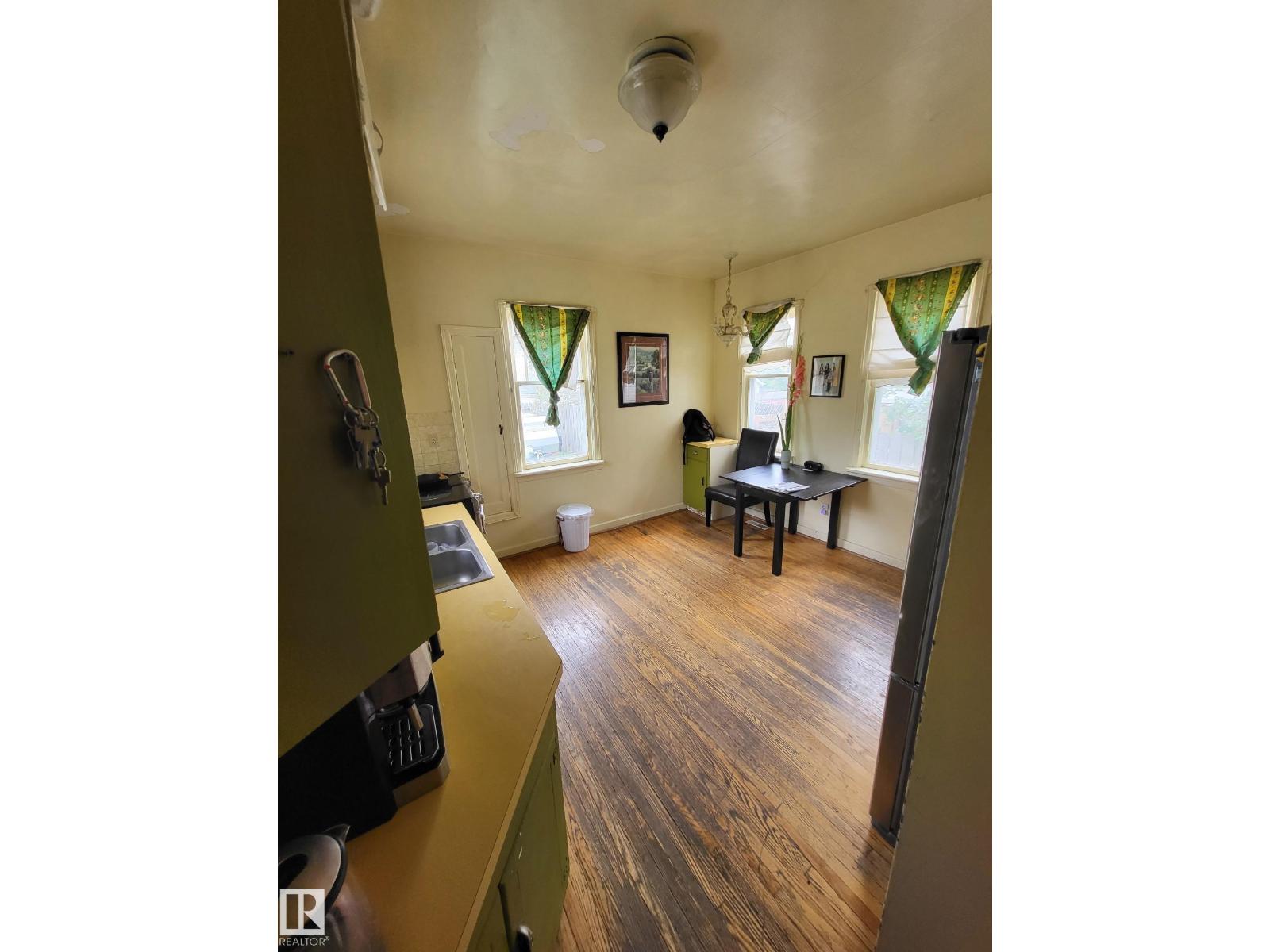 11515 101 ST NW NW, Edmonton