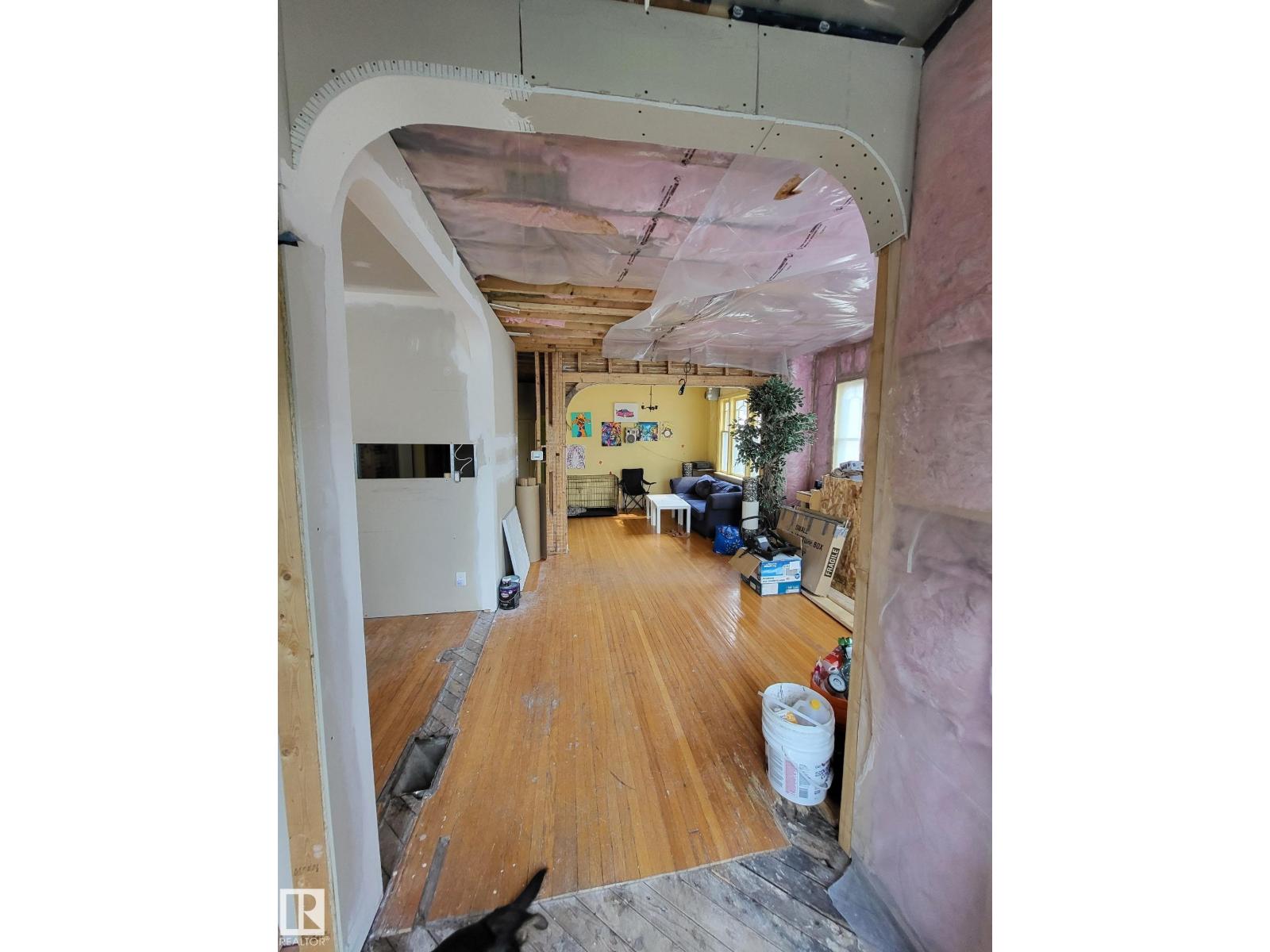 11515 101 ST NW NW, Edmonton