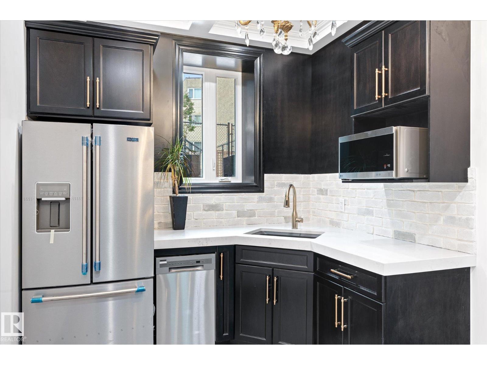 11833 102 AV NW, Edmonton