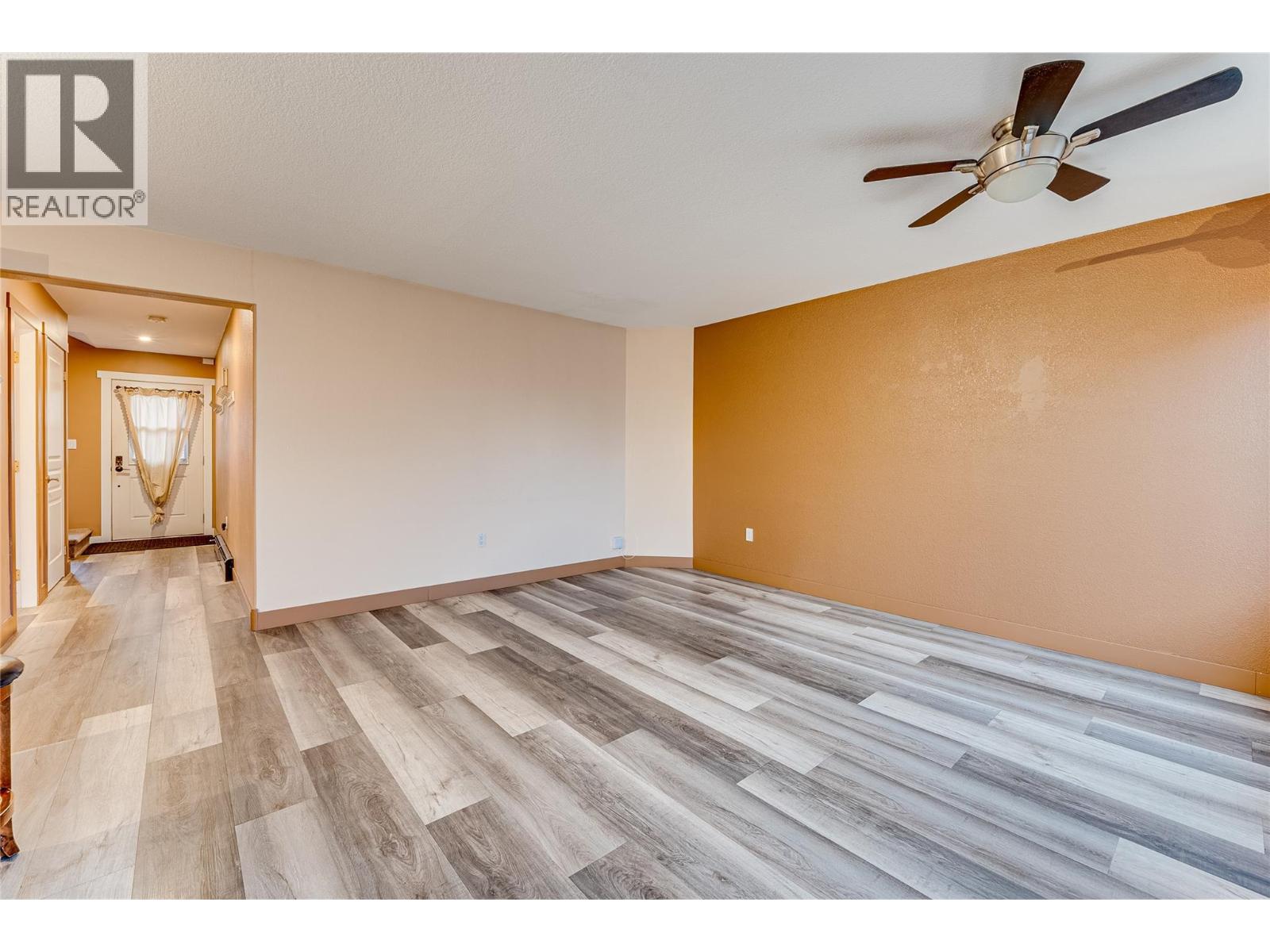 2620 Pleasant Valley Road Unit# 9, Armstrong