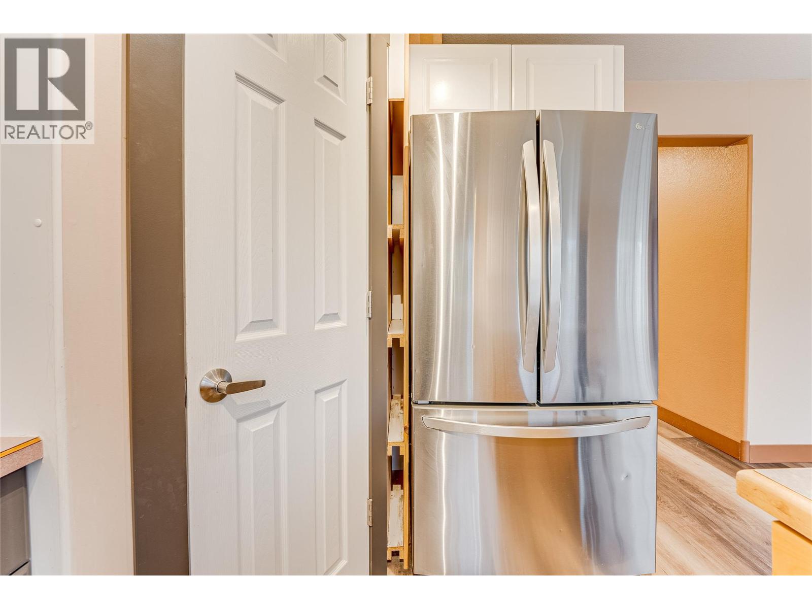 2620 Pleasant Valley Road Unit# 9, Armstrong