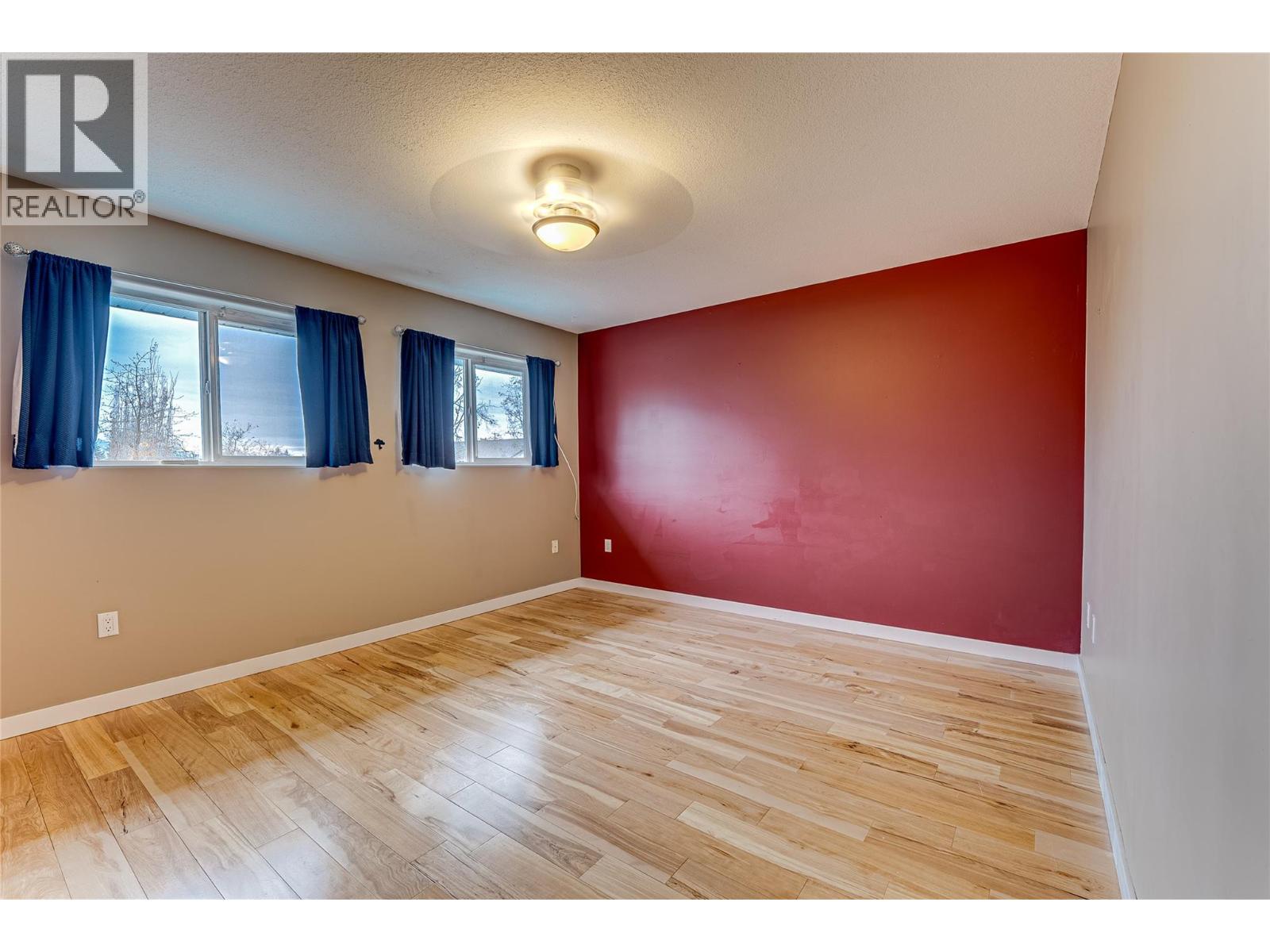 2620 Pleasant Valley Road Unit# 9, Armstrong