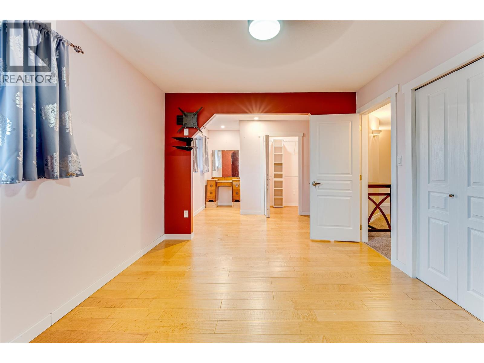 2620 Pleasant Valley Road Unit# 9, Armstrong