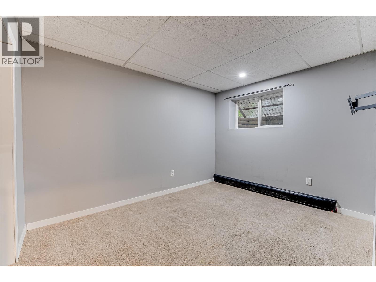 2620 Pleasant Valley Road Unit# 9, Armstrong