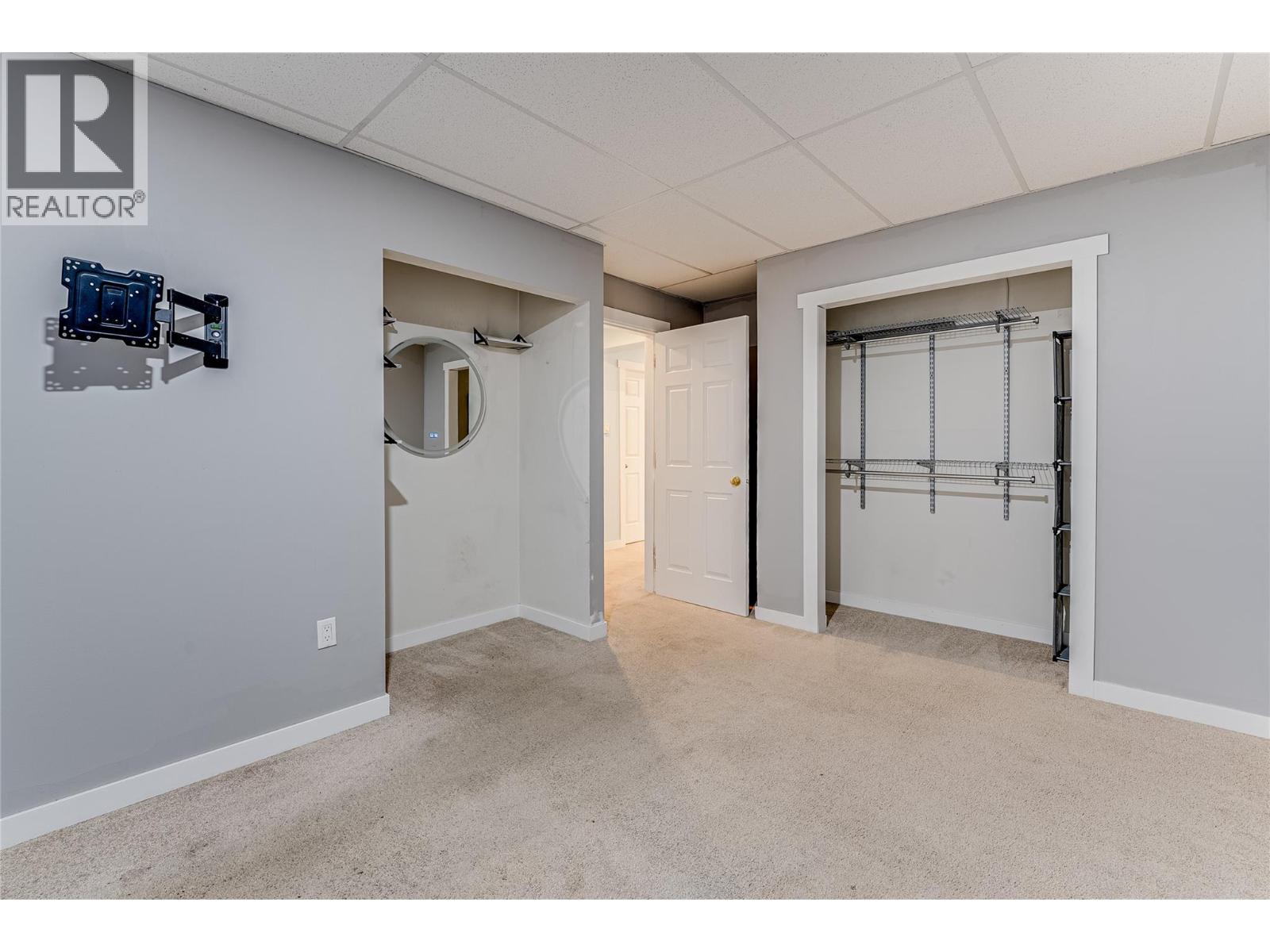 2620 Pleasant Valley Road Unit# 9, Armstrong