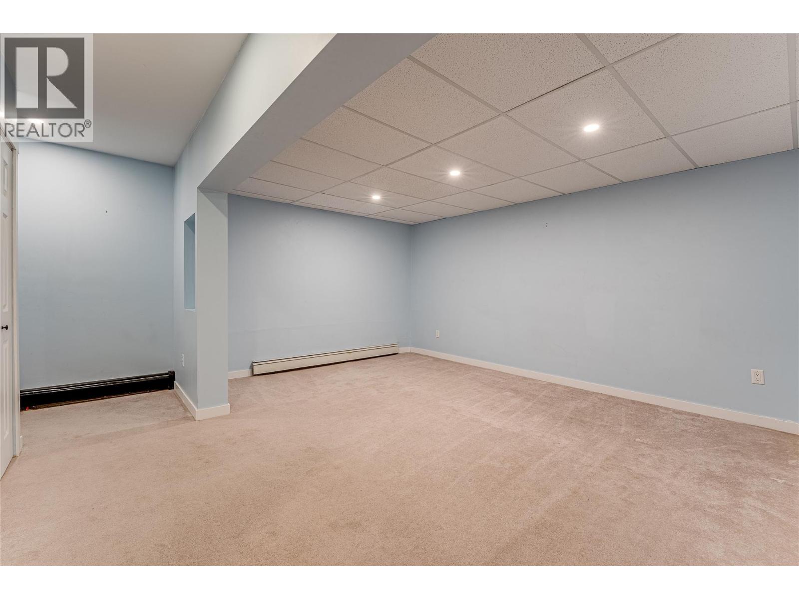 2620 Pleasant Valley Road Unit# 9, Armstrong