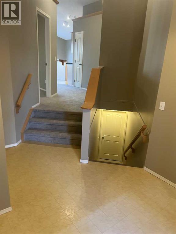 40 Bridlewood Gardens SW, Calgary, Alberta