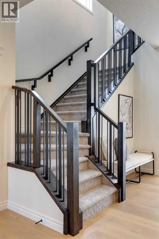 177 Mitchell Road NW - Photo 3 of 50, Calgary, Alberta