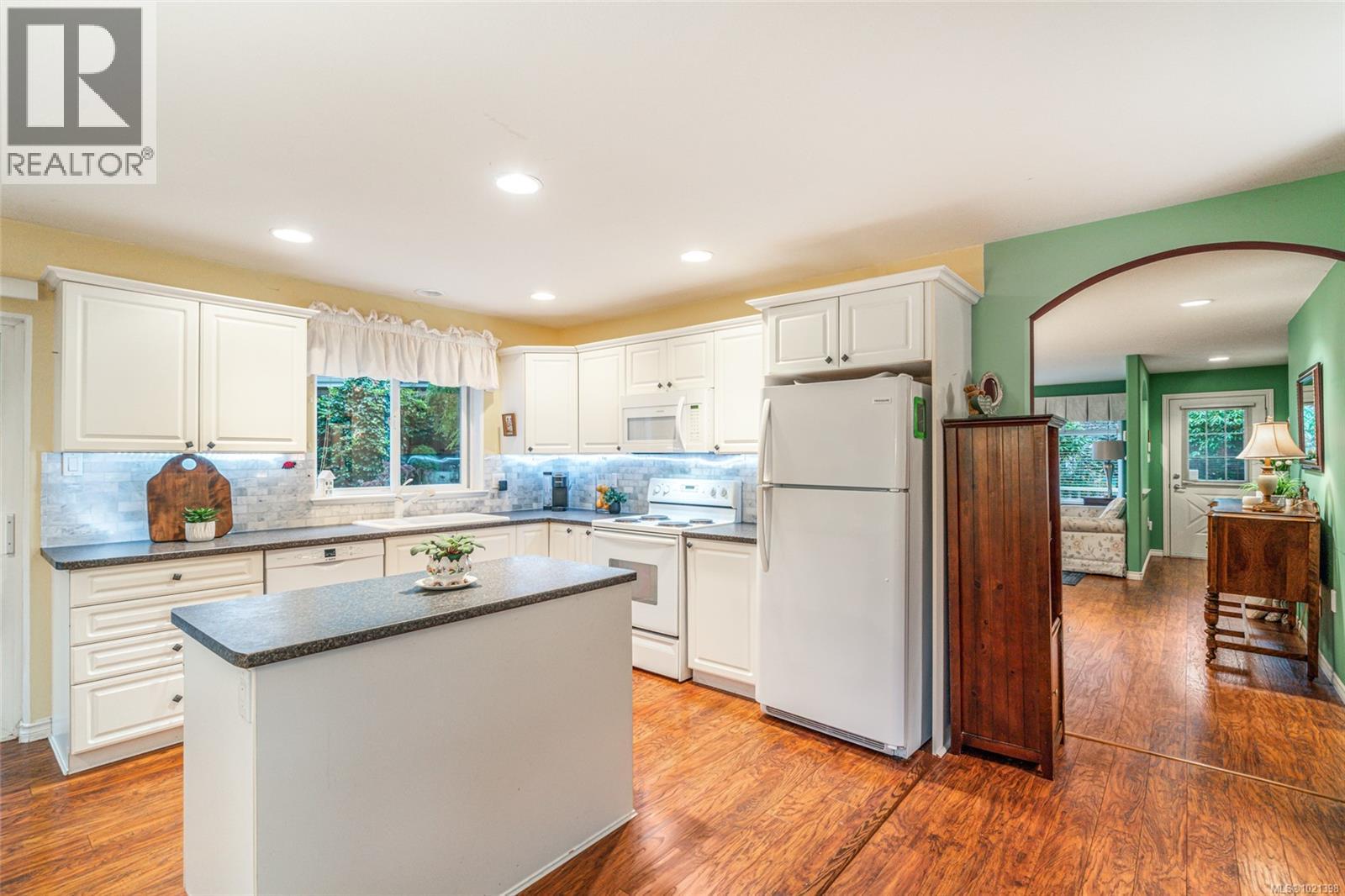 83 Bridgewater Lane, Parksville