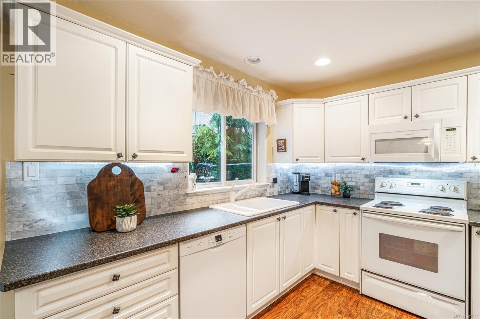 83 Bridgewater Lane, Parksville