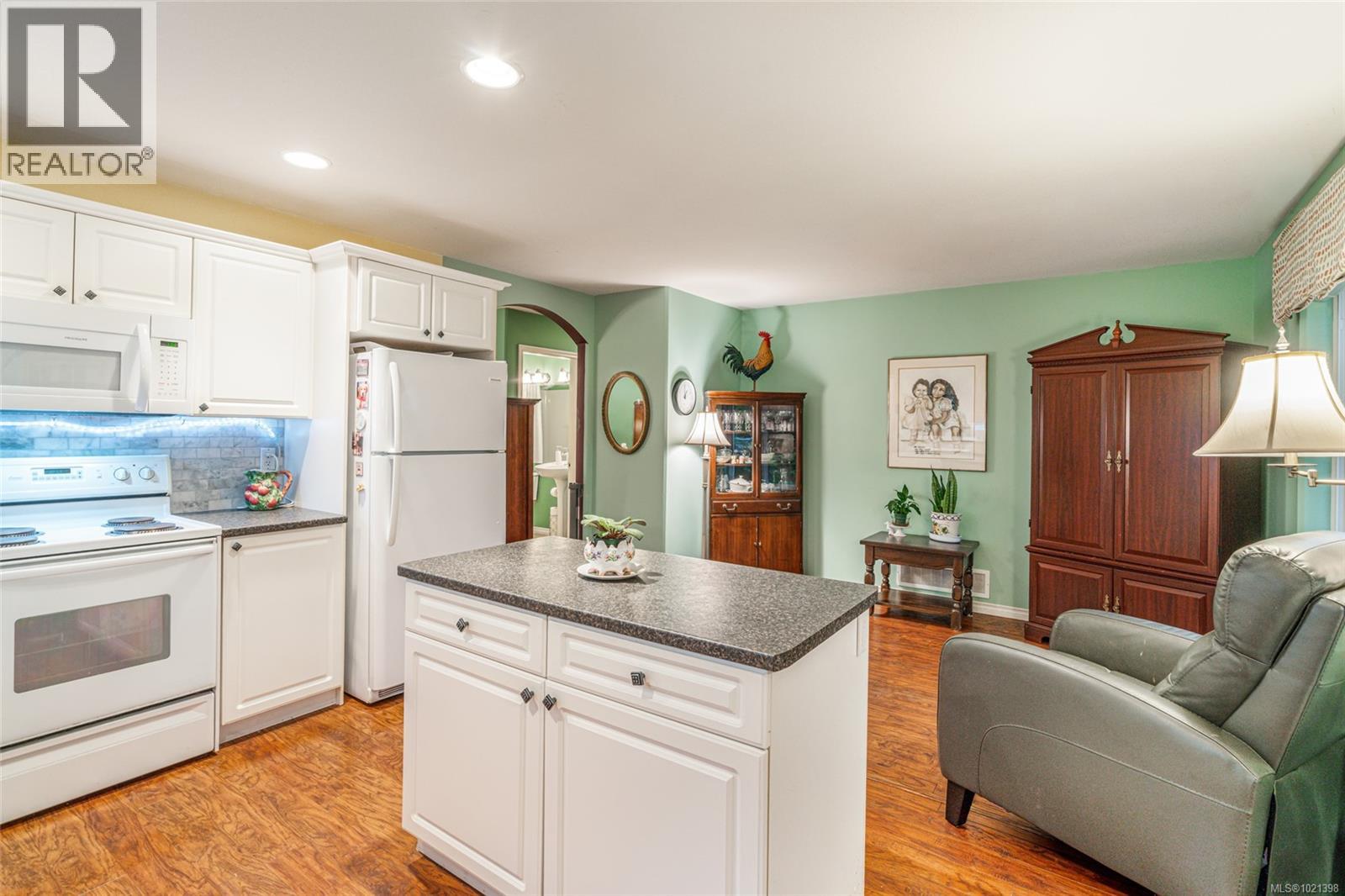 83 Bridgewater Lane, Parksville