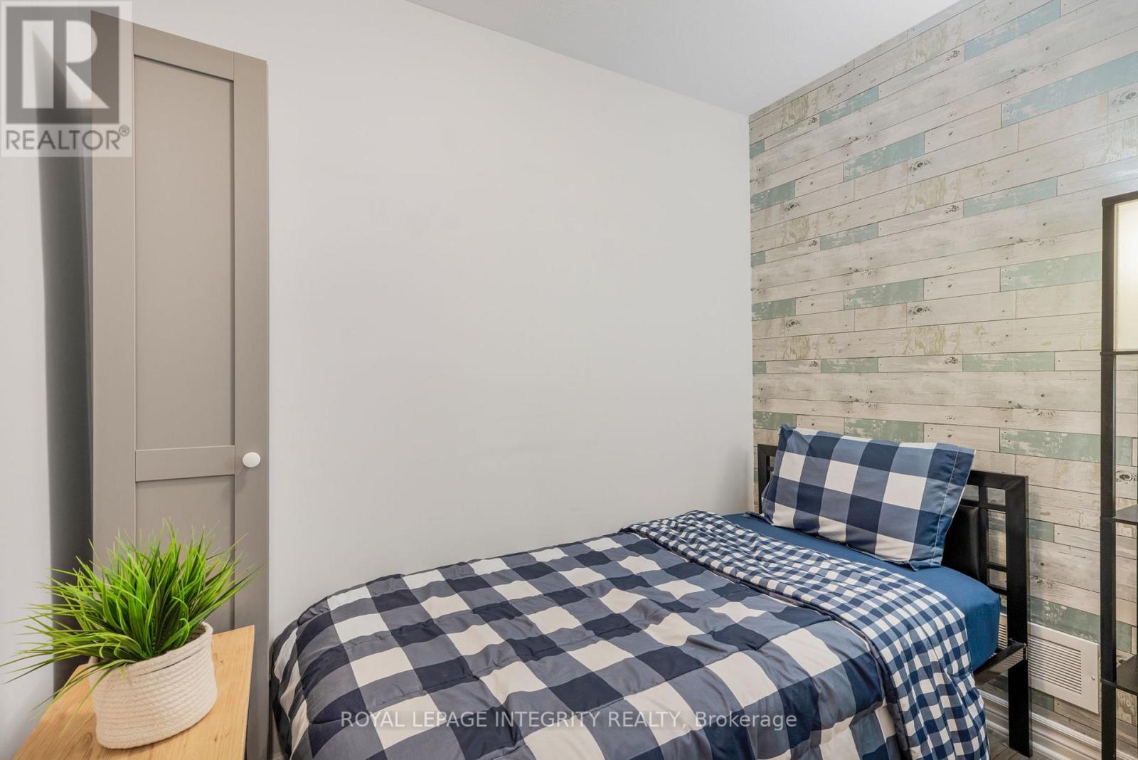 3rd Bedroom optional - Could be a den/office