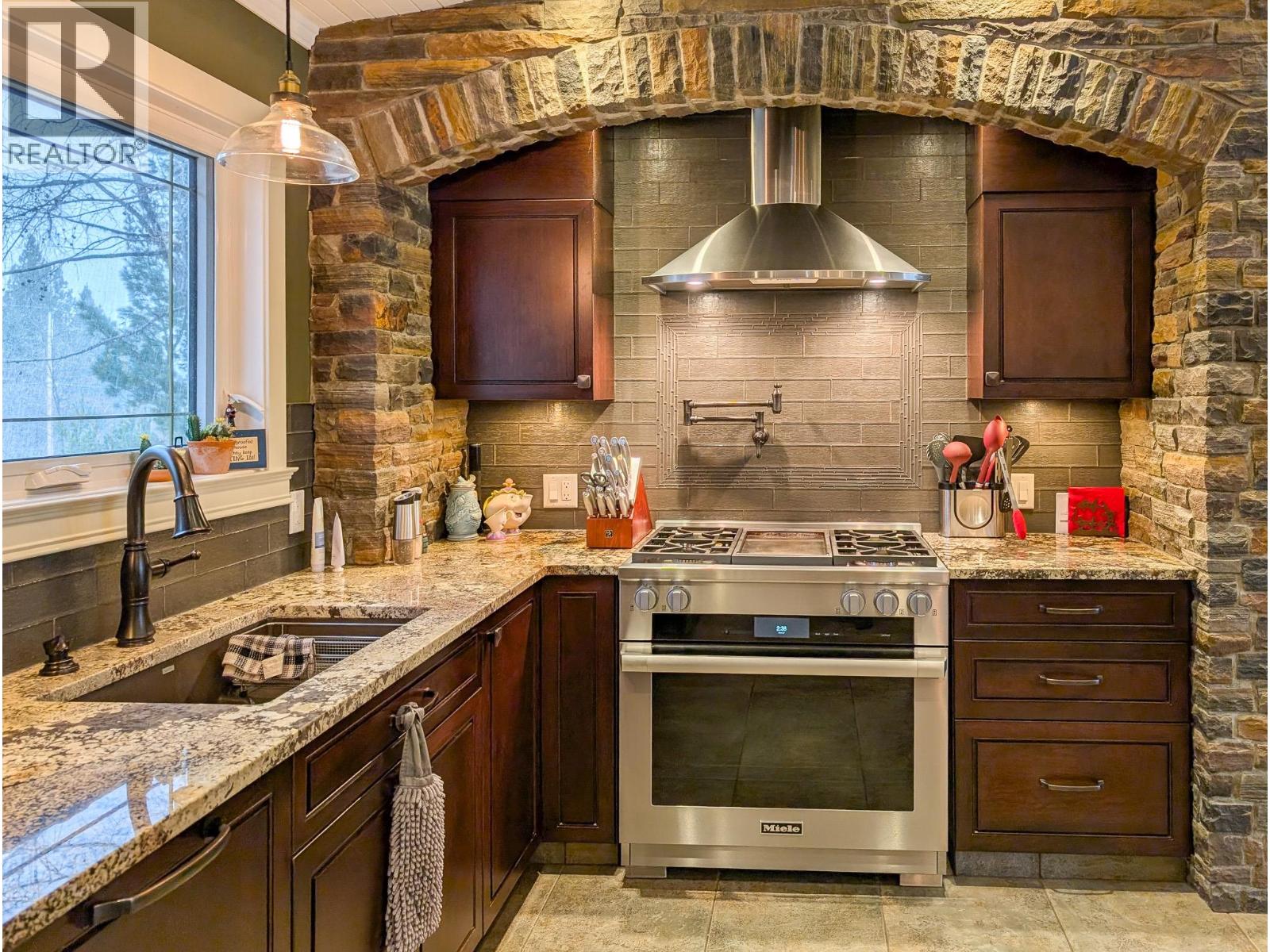 11400 MAURAEN DRIVE, Prince George