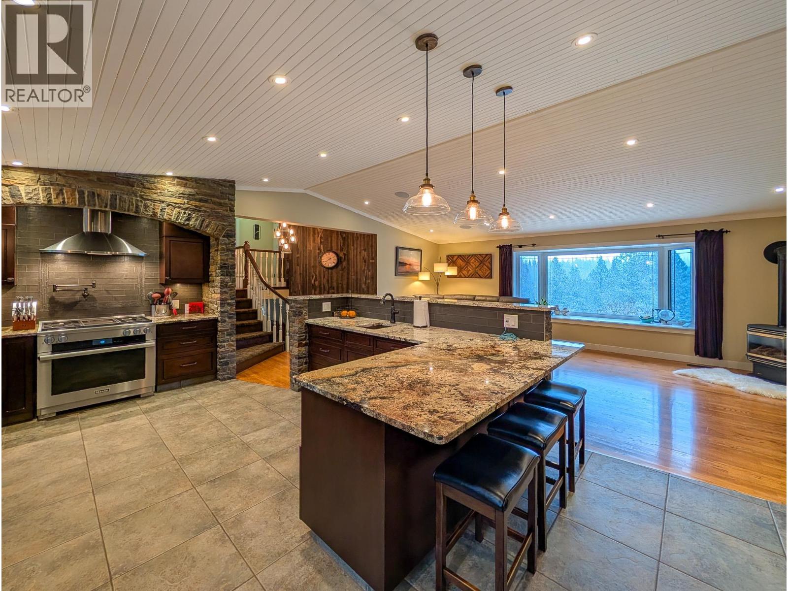 11400 MAURAEN DRIVE, Prince George