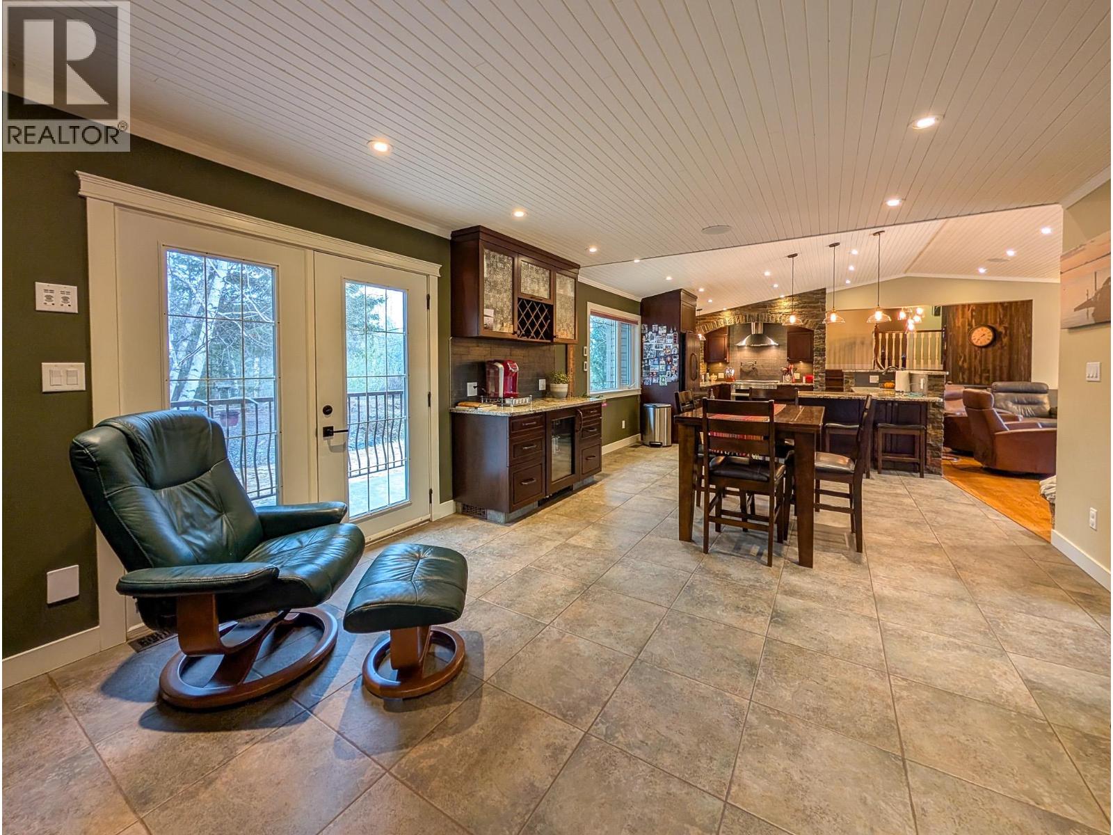 11400 MAURAEN DRIVE, Prince George