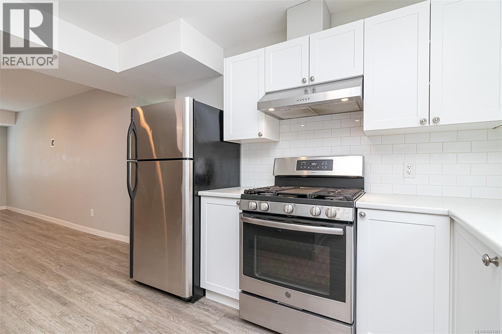 1991 Dean Park Rd, North Saanich