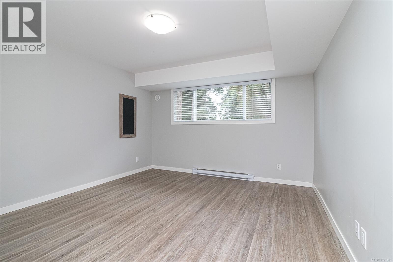 1991 Dean Park Rd, North Saanich