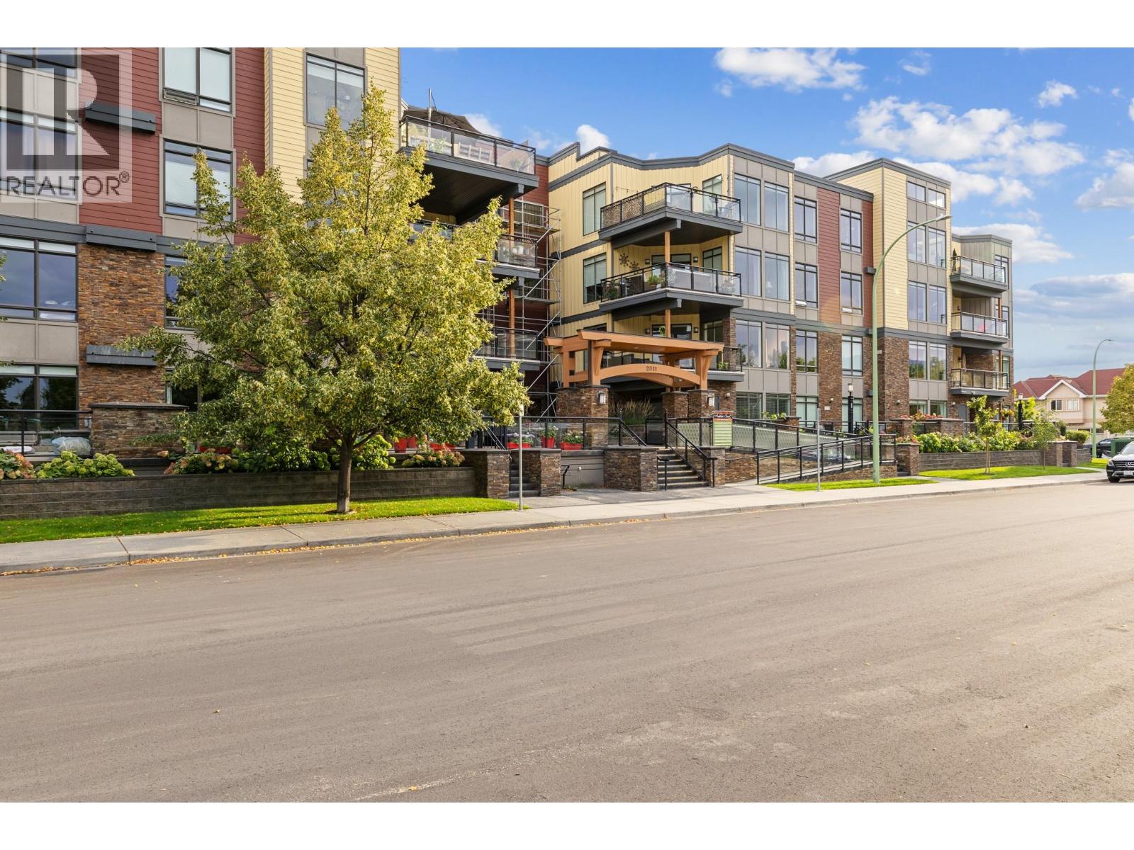 #205-2011 Agassiz Road, Kelowna