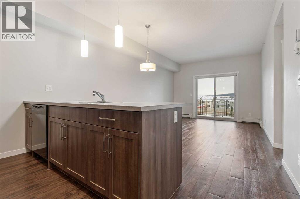 101 Sunset Drive, Cochrane