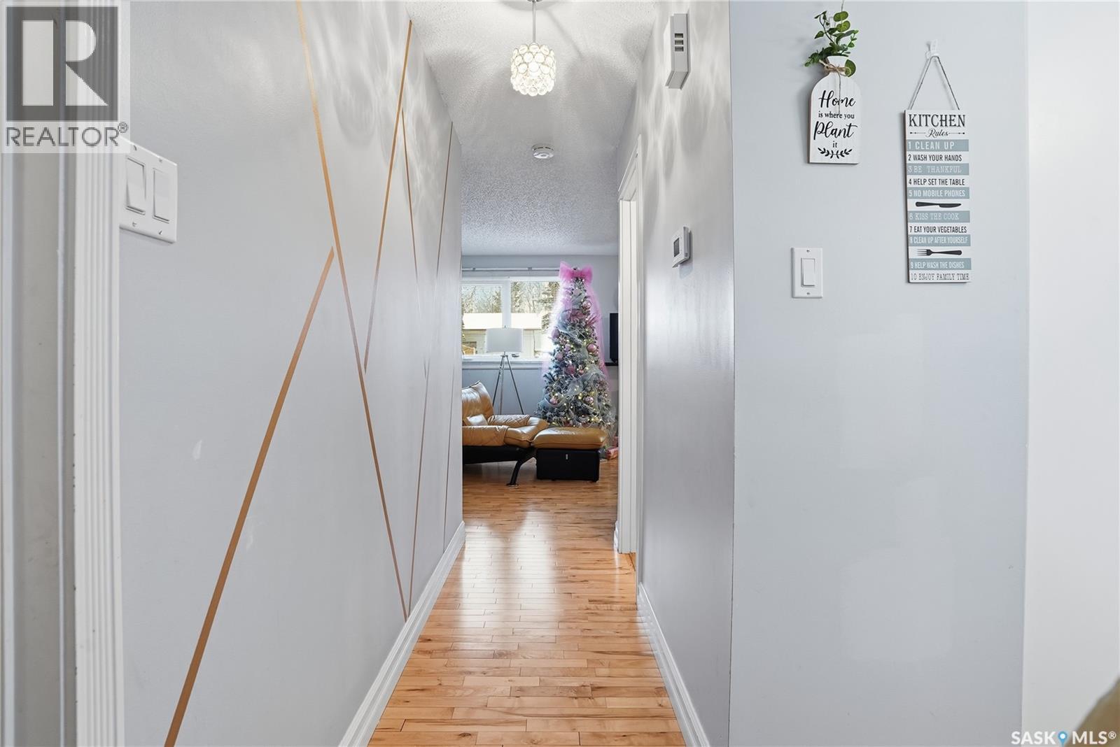 Single Family House 2 Level for Sale in   Haight CRESCENT Saskatoon 