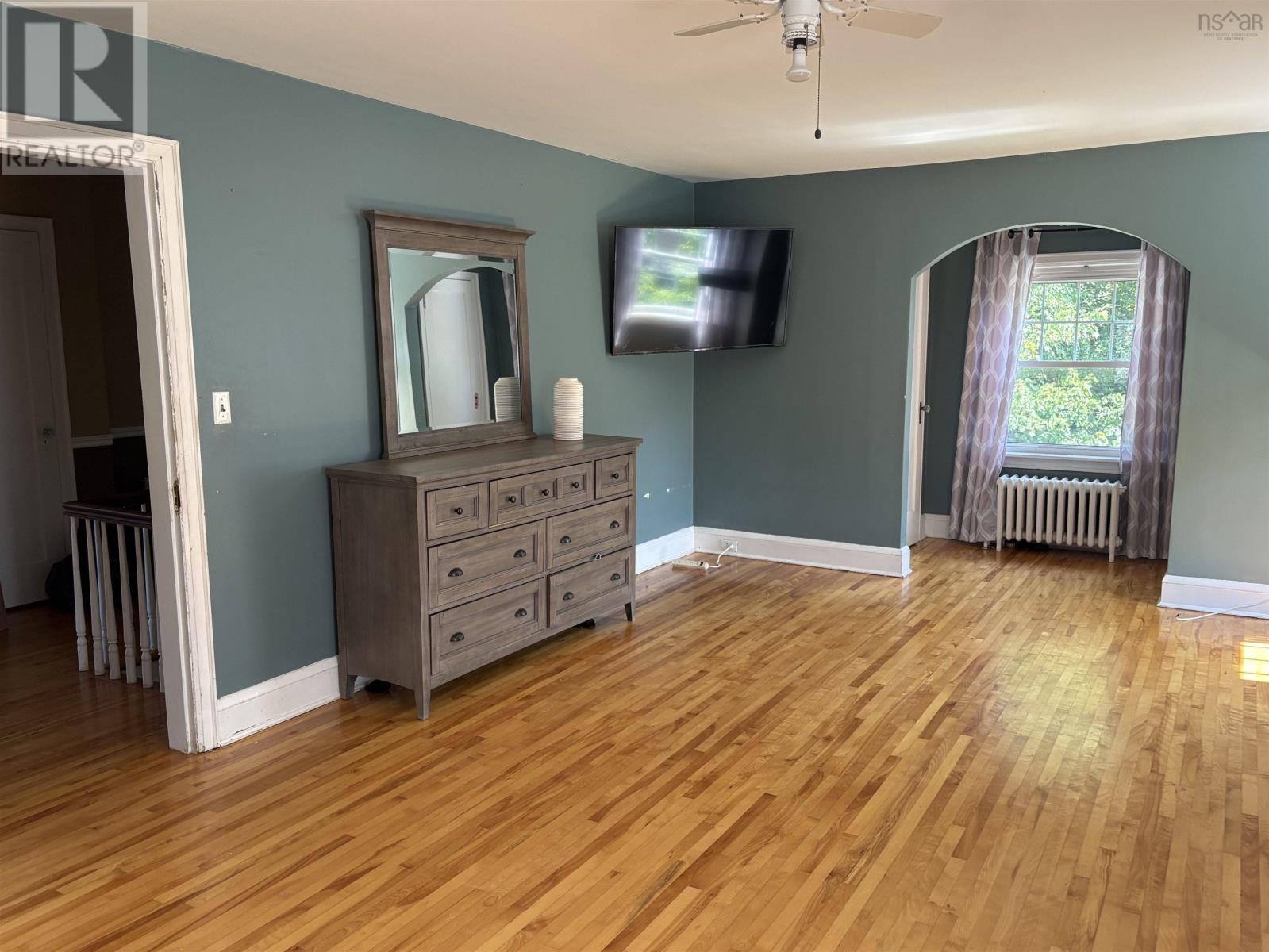 Property 22 of 47 of 615 Kings Road