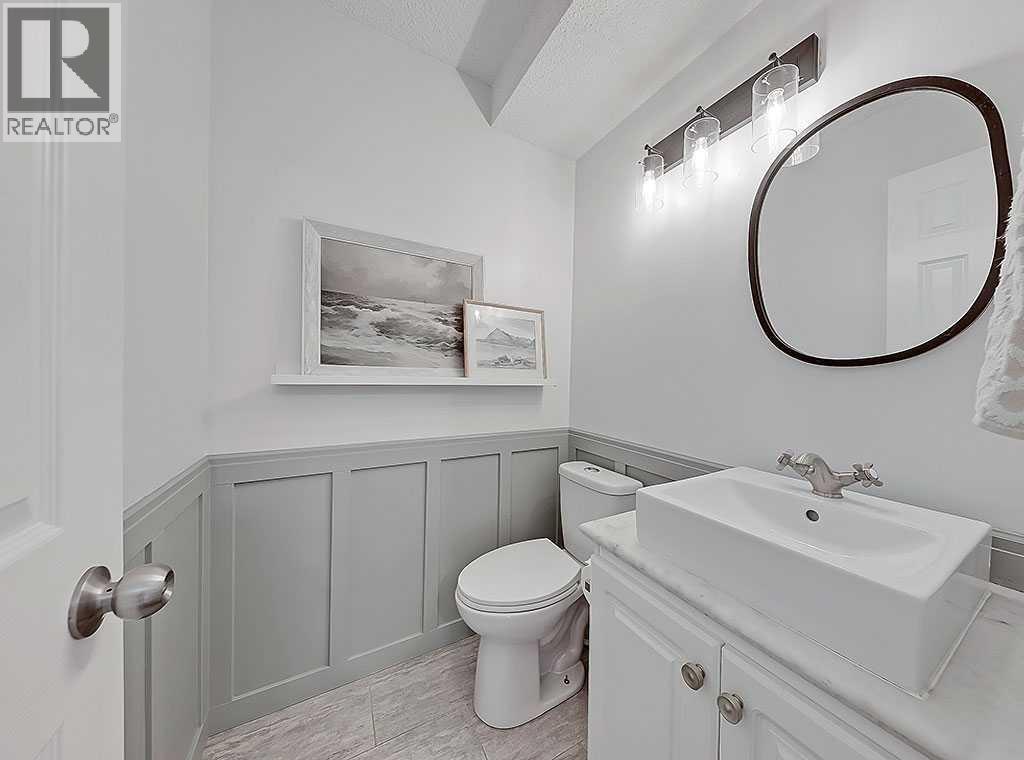 Single Family House for Sale in    Avenue NE Tuxedo Park Calgary 