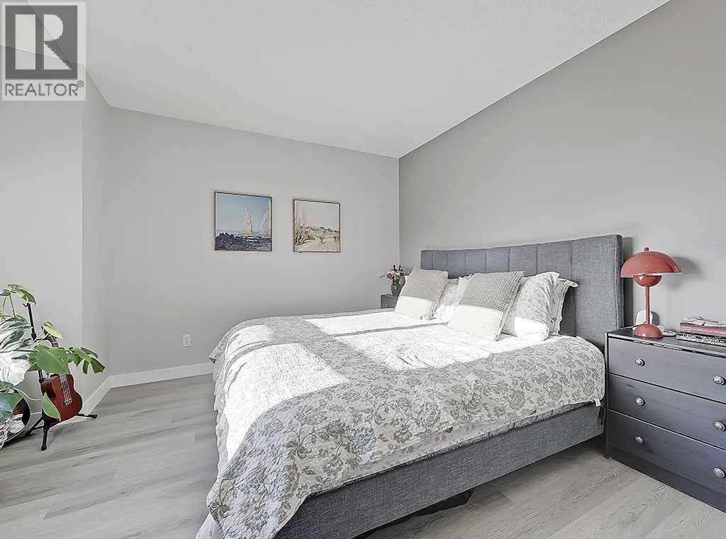 Single Family House for Sale in    Avenue NE Tuxedo Park Calgary 