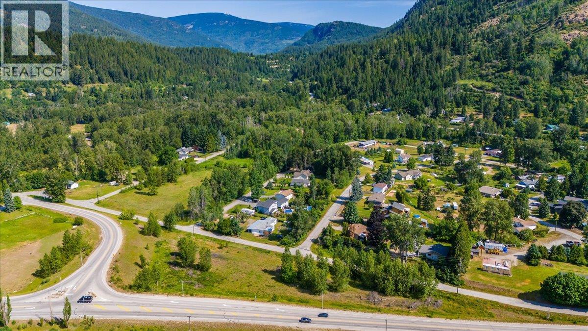  2170 Bayview Road, Castlegar