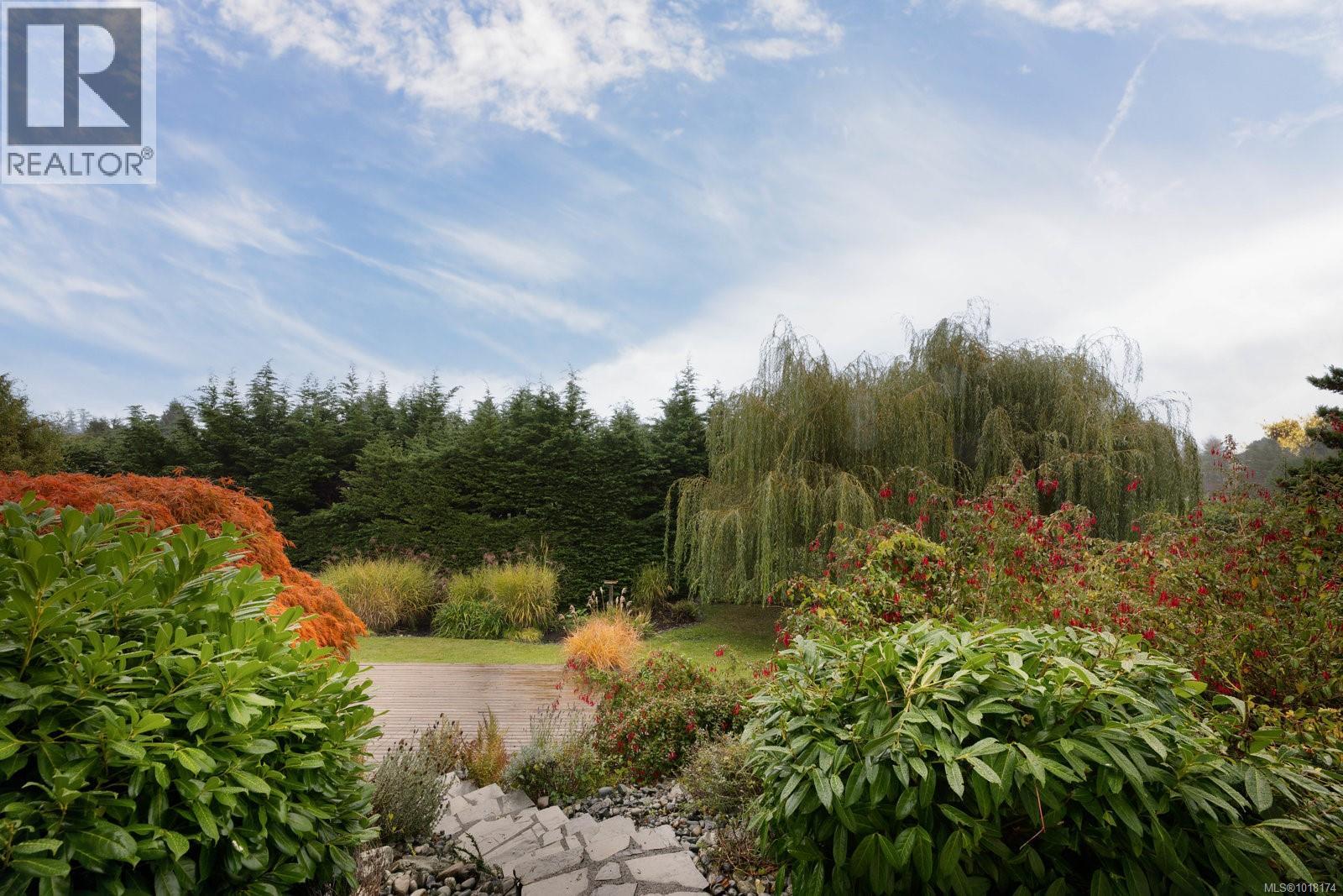  5055 Lochside Drive, Saanich